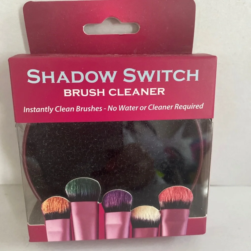 EDJE BEAUTY EYESHADOW SWITCH BRUSH CLEANER NWOB Red Case No Box